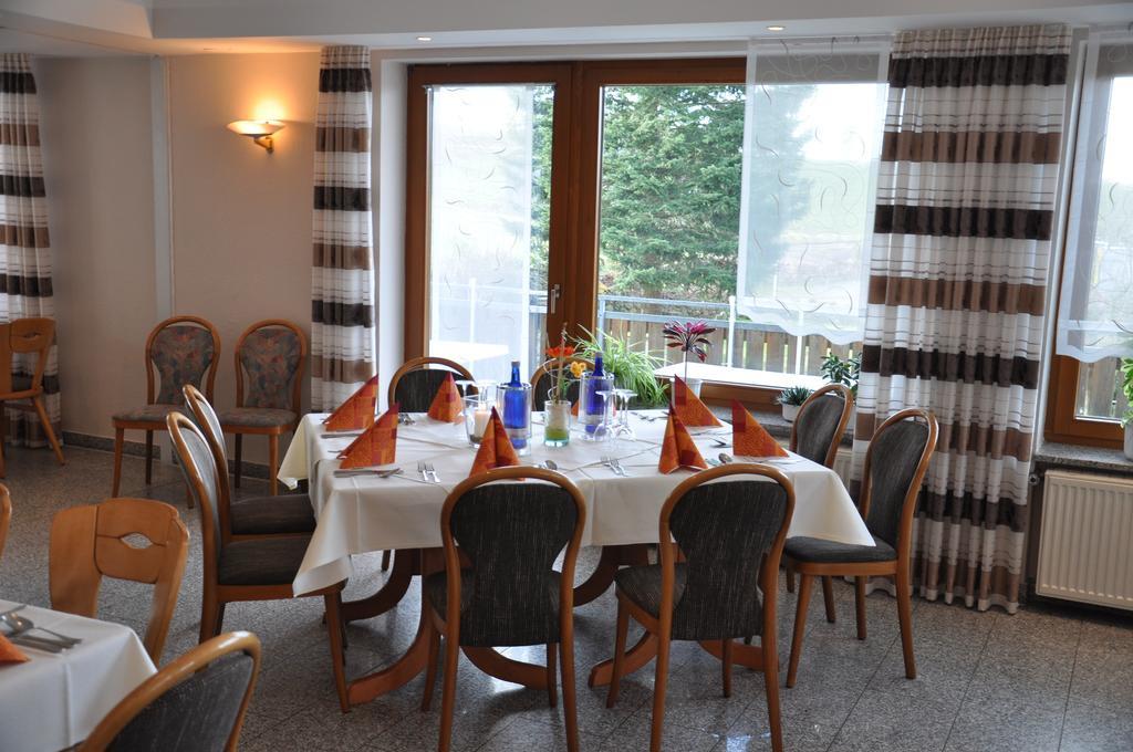 Rhoen-Hotel Sonnenhof - Restaurant & Cafe Poppenhausen Ngoại thất bức ảnh