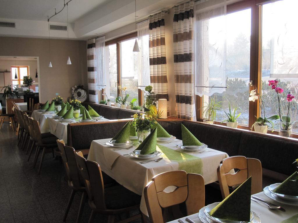 Rhoen-Hotel Sonnenhof - Restaurant & Cafe Poppenhausen Ngoại thất bức ảnh
