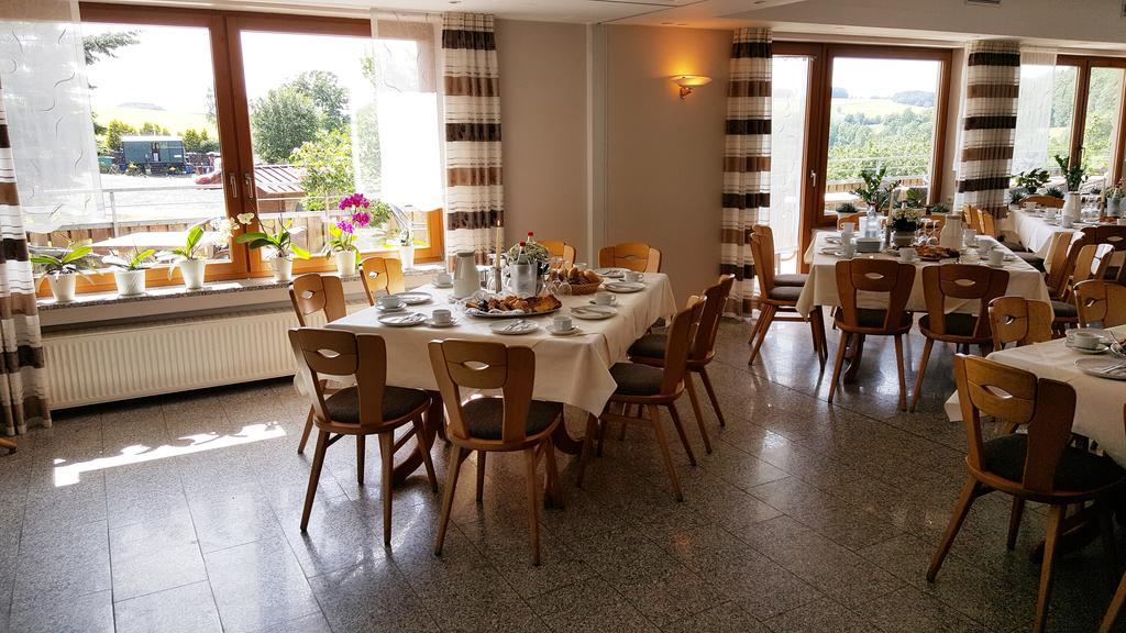Rhoen-Hotel Sonnenhof - Restaurant & Cafe Poppenhausen Ngoại thất bức ảnh