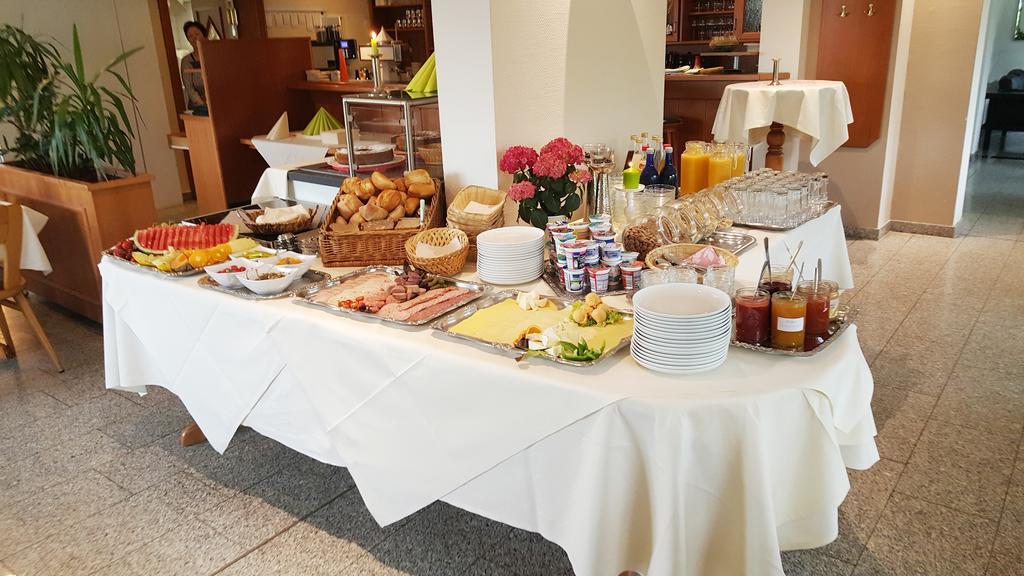 Rhoen-Hotel Sonnenhof - Restaurant & Cafe Poppenhausen Ngoại thất bức ảnh
