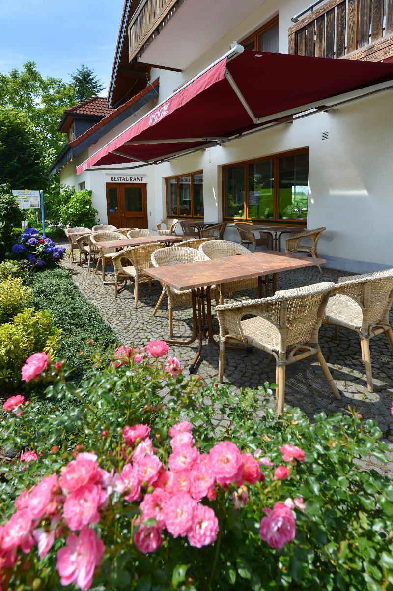 Rhoen-Hotel Sonnenhof - Restaurant & Cafe Poppenhausen Ngoại thất bức ảnh